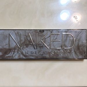 Urban Decay Smoky palette